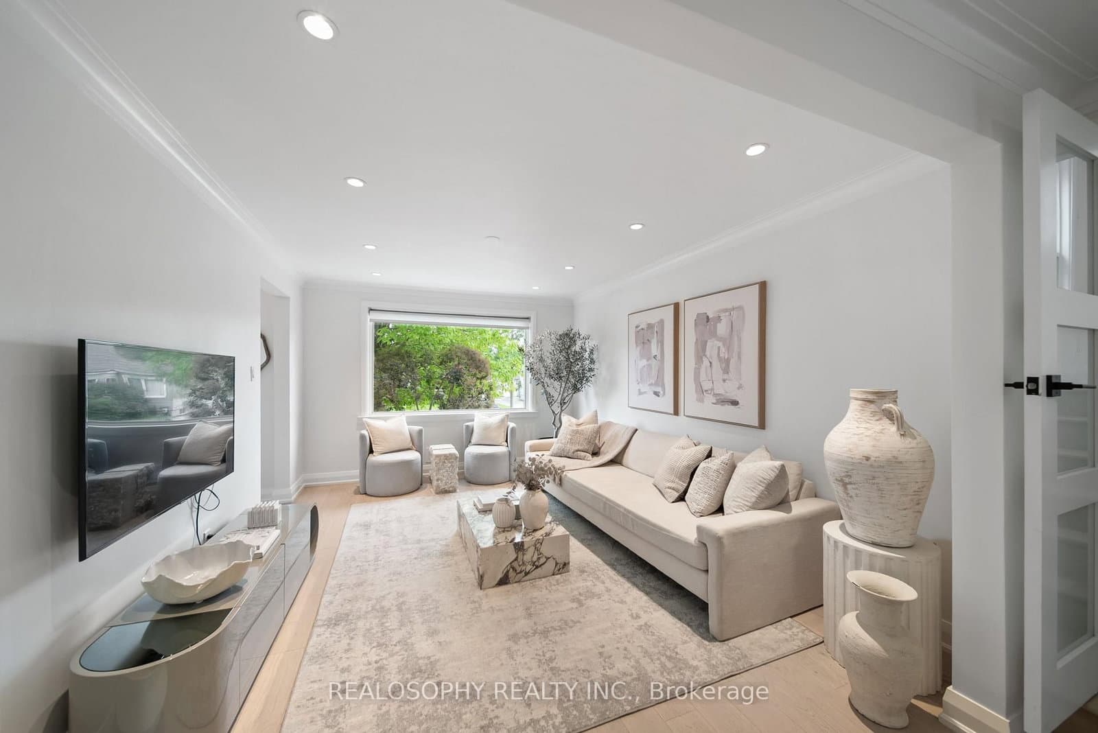 Squires Avenue in Toronto · O'Connor-Parkview — photo 2