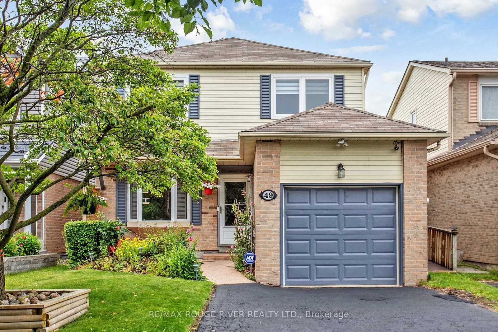 Photo of Gilmour Drive in Ajax · Central