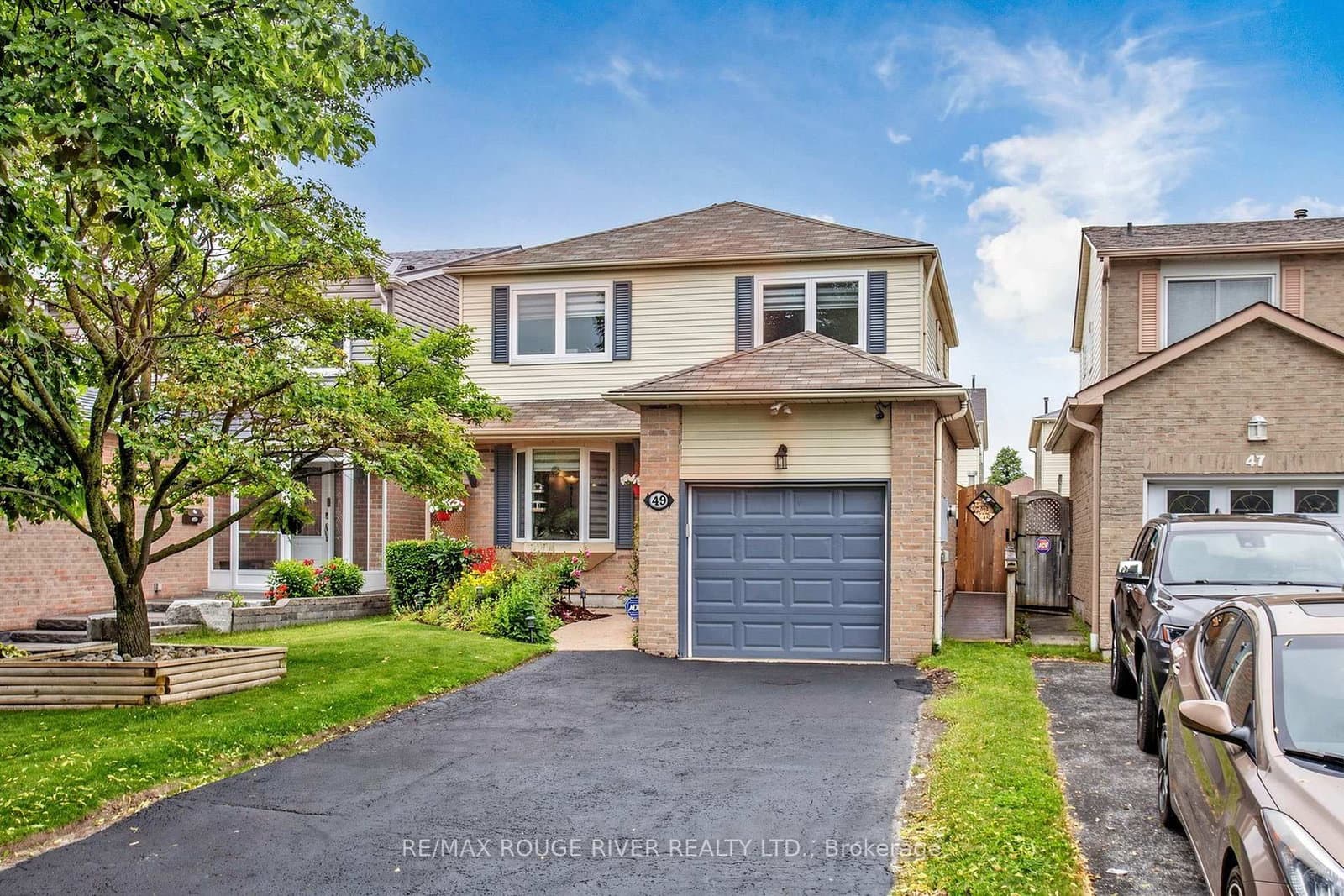 Gilmour Drive in Ajax · Central — photo 2