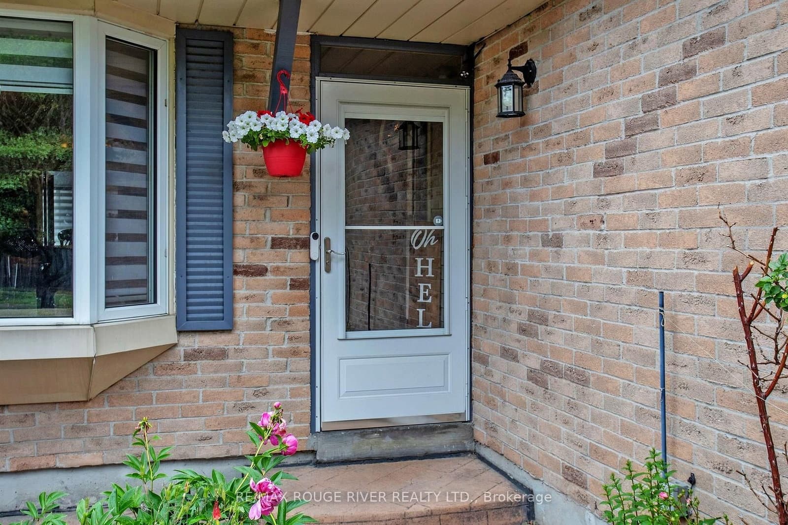 Gilmour Drive in Ajax · Central — photo 3