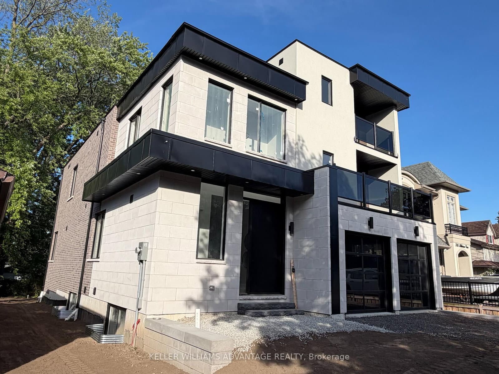 Photo of Hillview Crescent in Pickering · West Shore