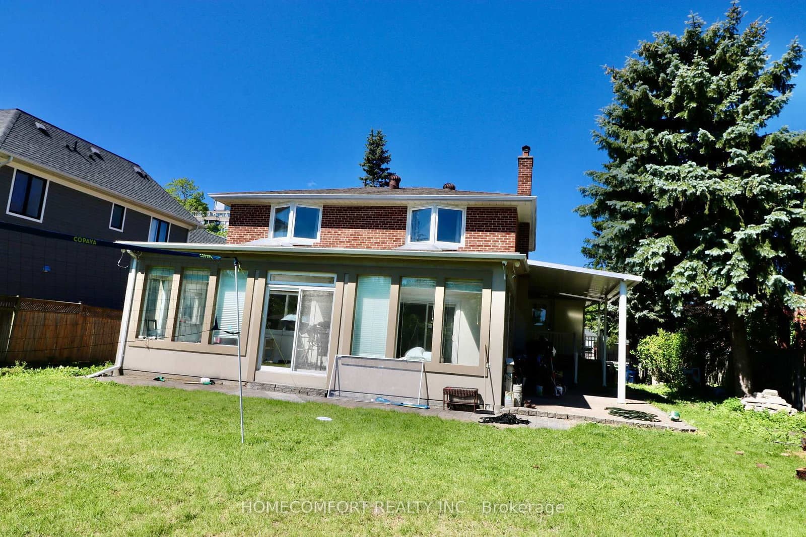 Photo of Fairglen Avenue Basement in Toronto · L'Amoreaux