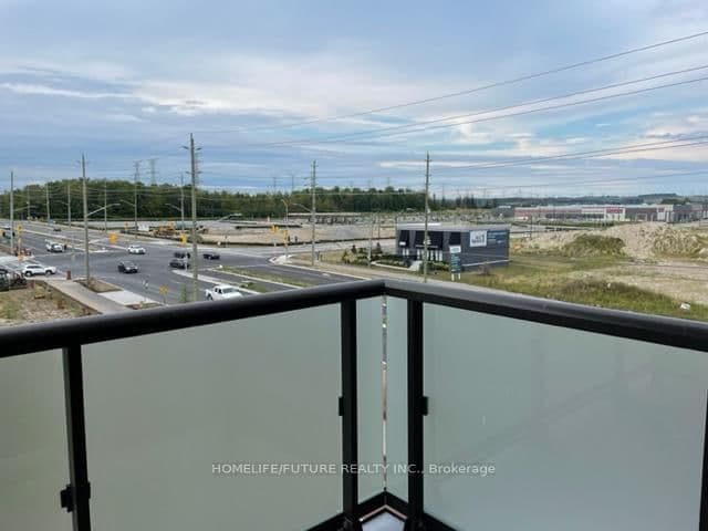 Photo of Simcoe Street in Oshawa · Windfields