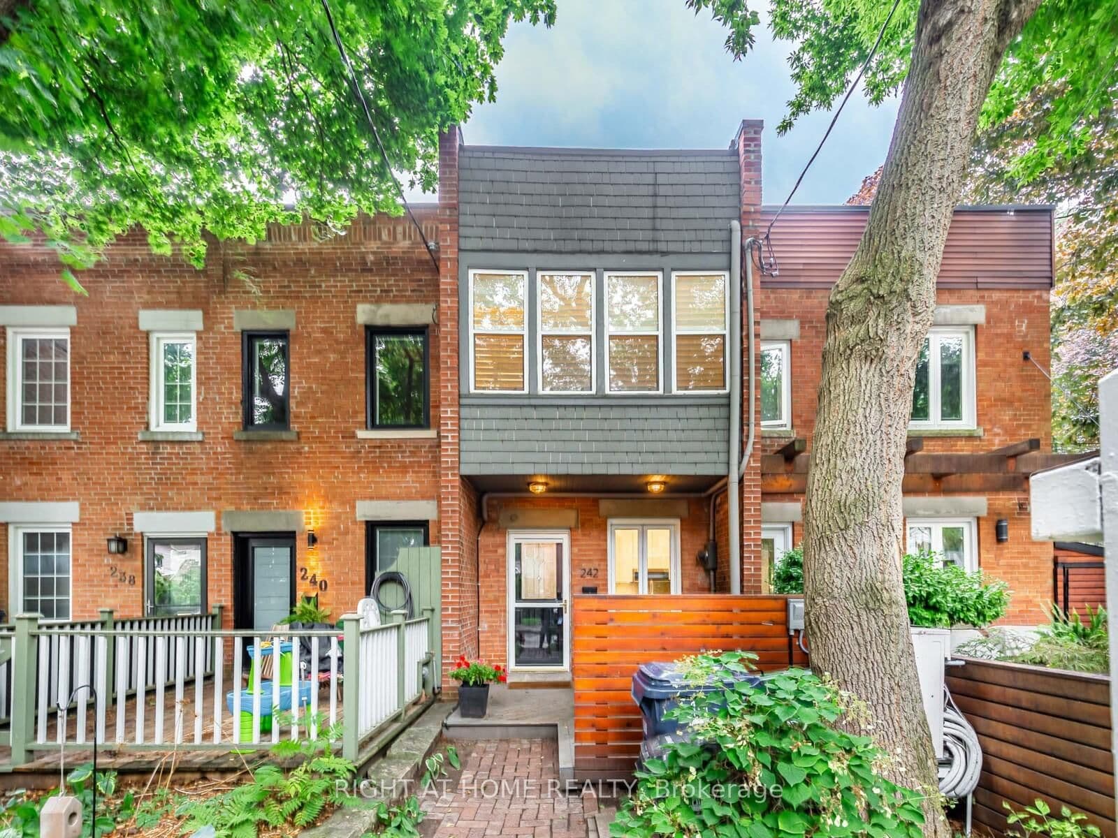 Photo of Waverley Road in Toronto · The Beaches