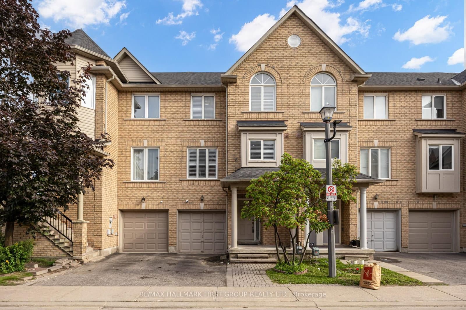 Photo of Ellesmere Road in Toronto · Dorset Park