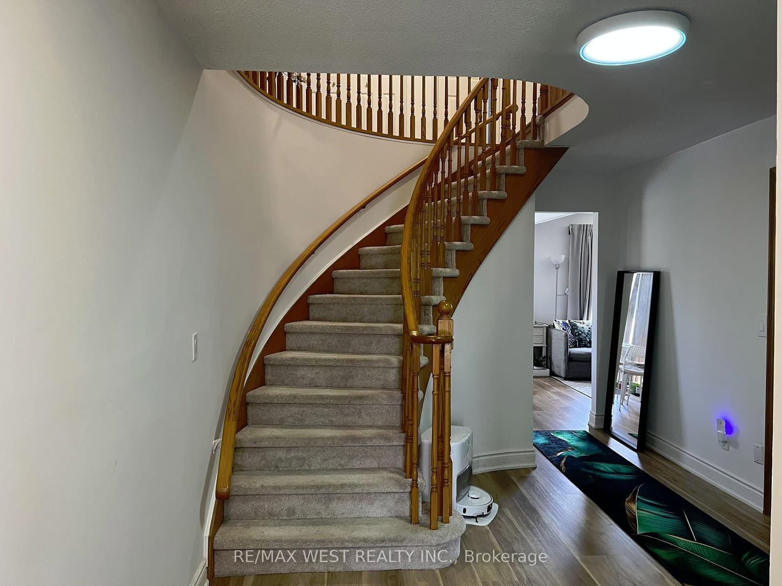 Taylorwood Road & 2nd Floor in Oshawa · Samac — photo 2