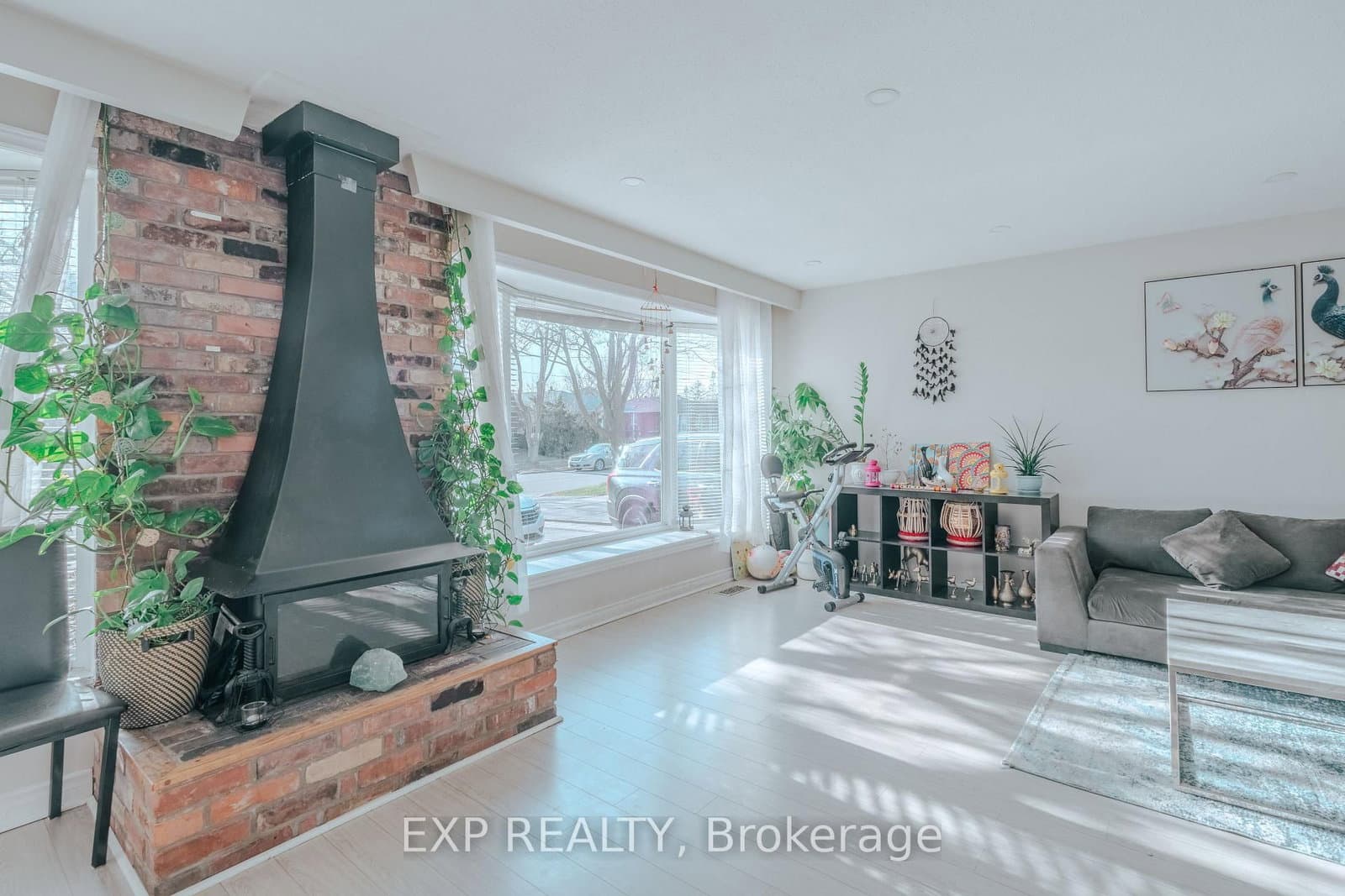 Manorglen Crescent in Toronto · Agincourt South-Malvern West — photo 3