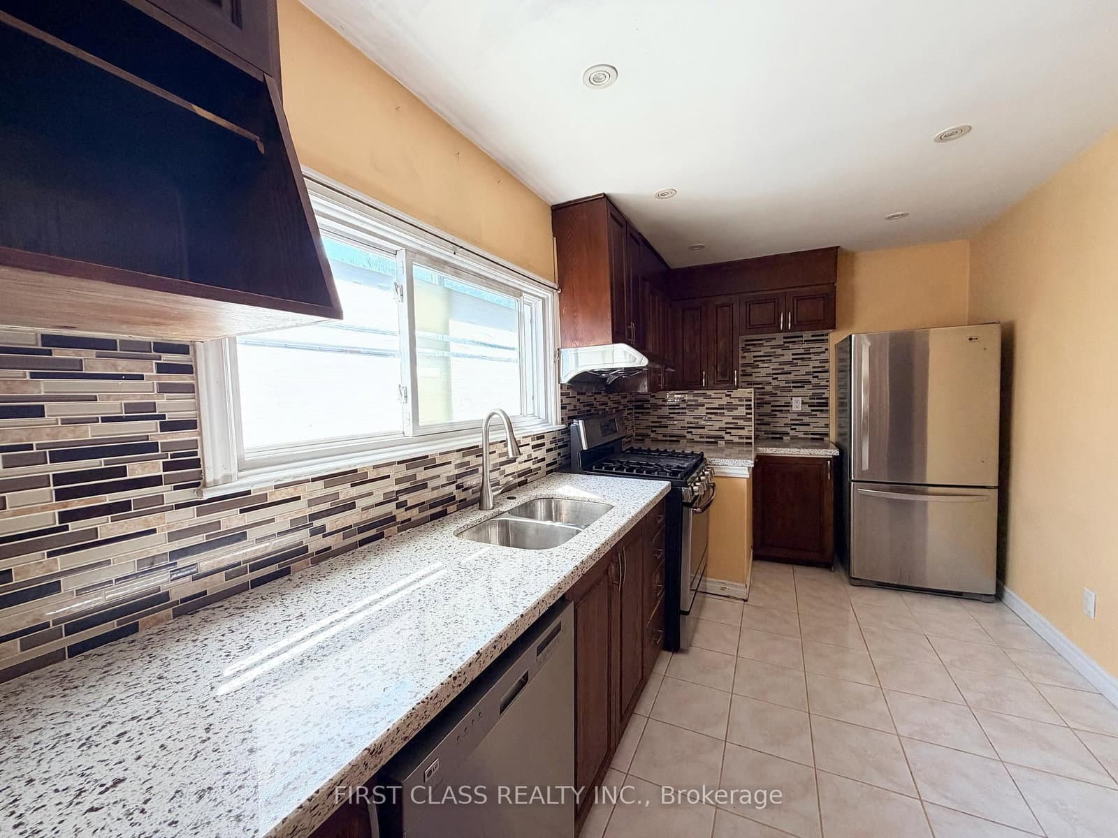 Leahann Drive in Toronto · Dorset Park — photo 3