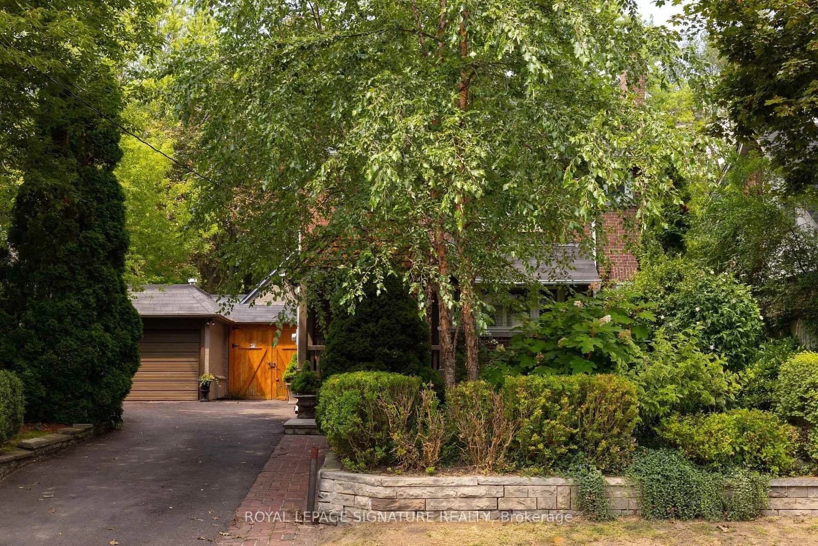 Kelsonia Avenue in Toronto · Cliffcrest — photo 2