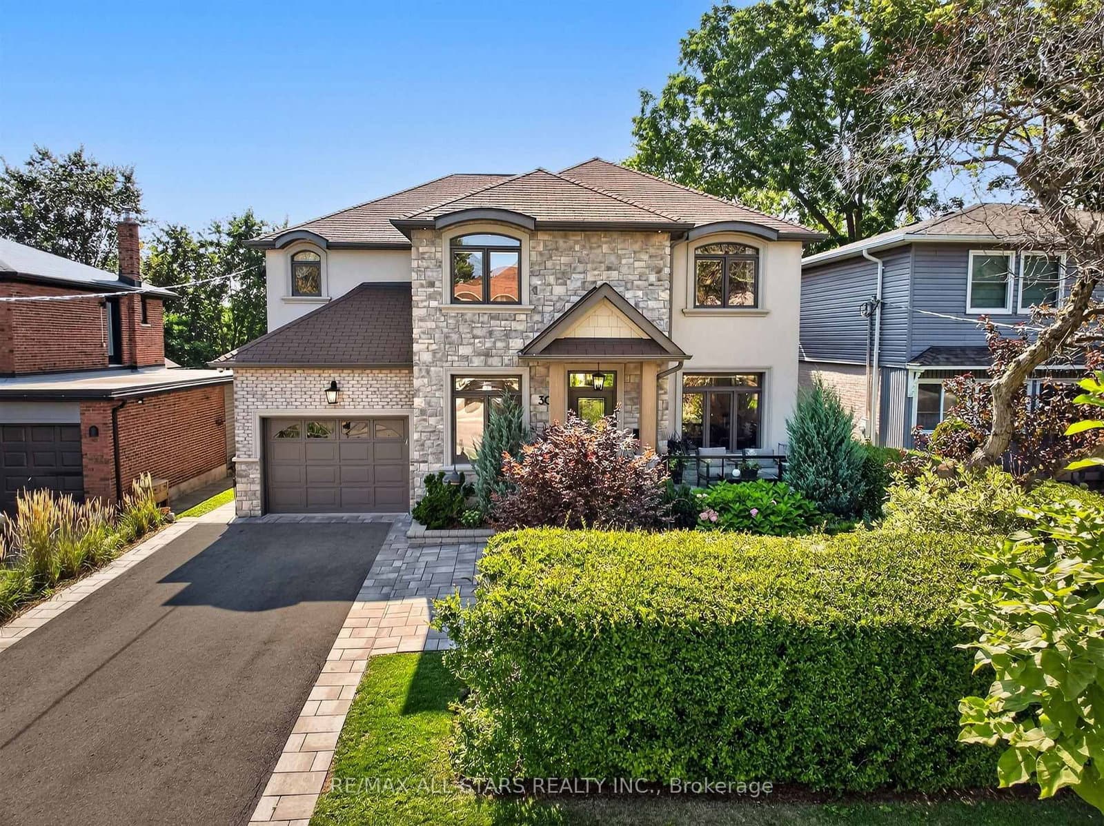 Photo of St Quentin Avenue in Toronto · Cliffcrest