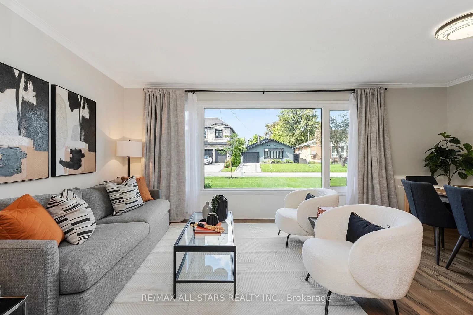 Penzance Drive in Toronto · Bendale — photo 2