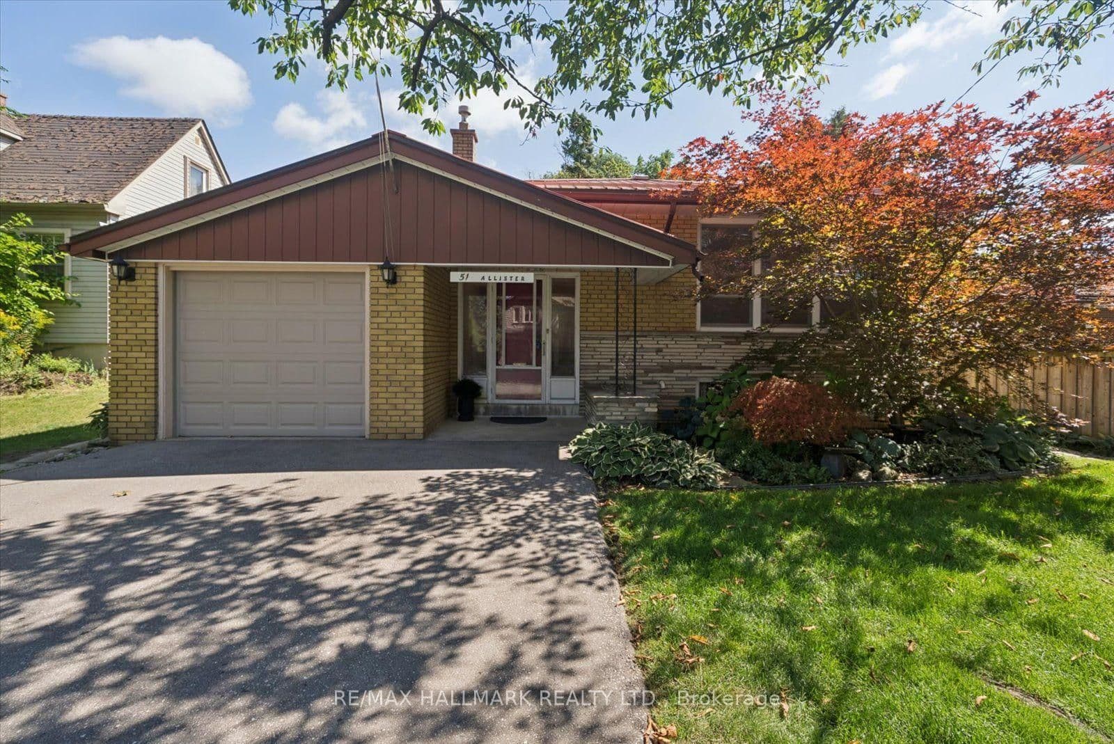 Allister Avenue in Toronto · Cliffcrest — photo 3