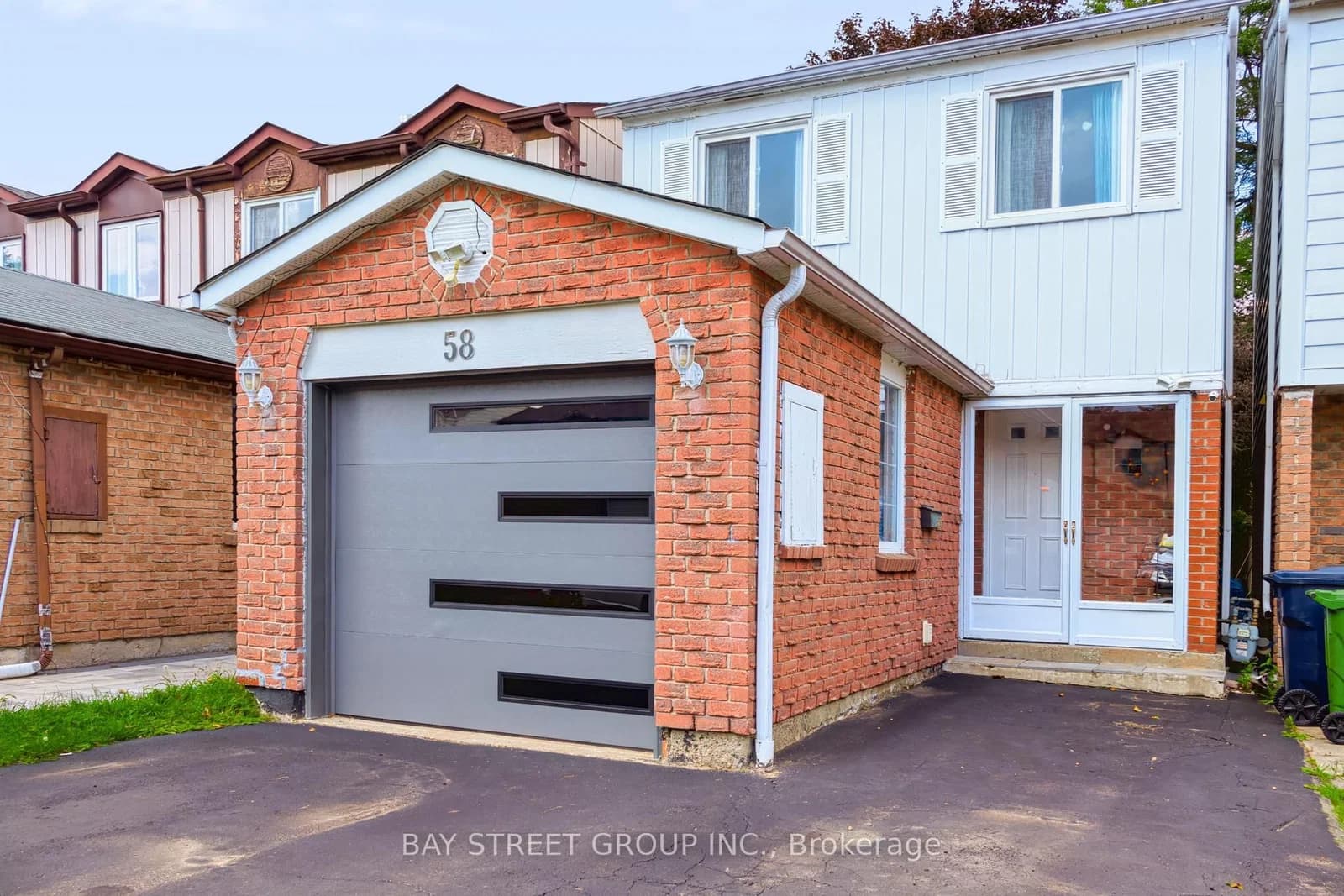Tambrook Drive in Toronto · L'Amoreaux — photo 2