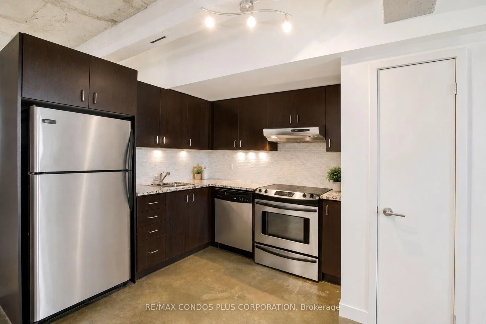 Carlaw Avenue in Toronto · South Riverdale — photo 2