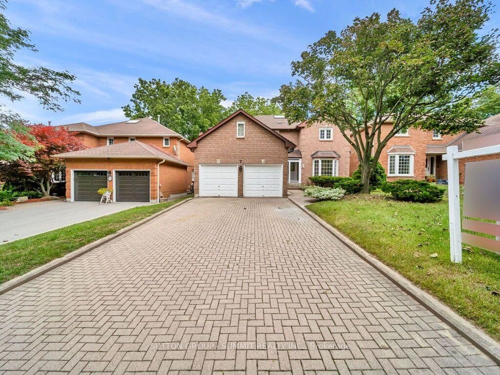 Winding Court in Toronto · Highland Creek — photo 2