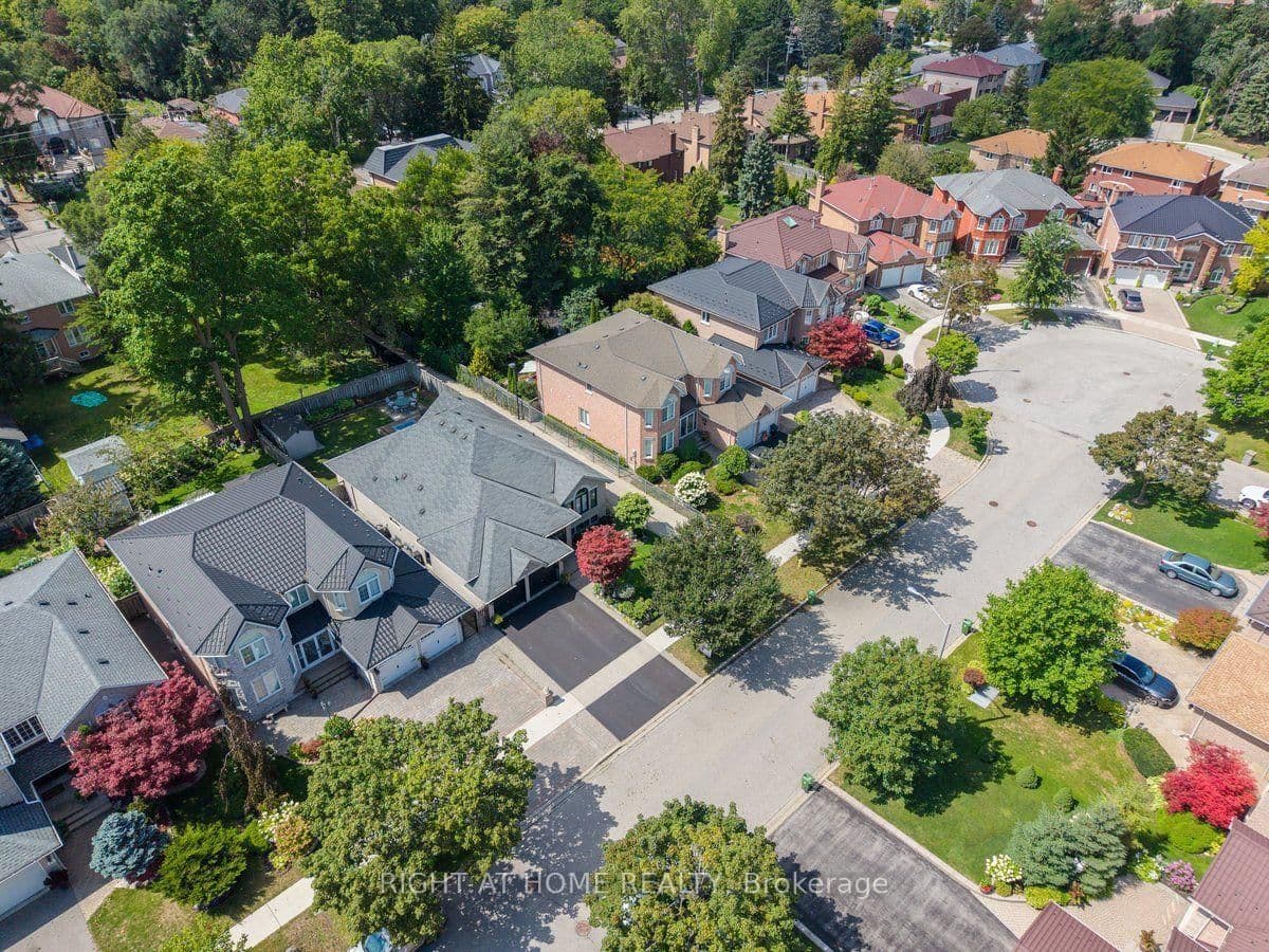 Romac Drive in Toronto · Highland Creek — photo 2