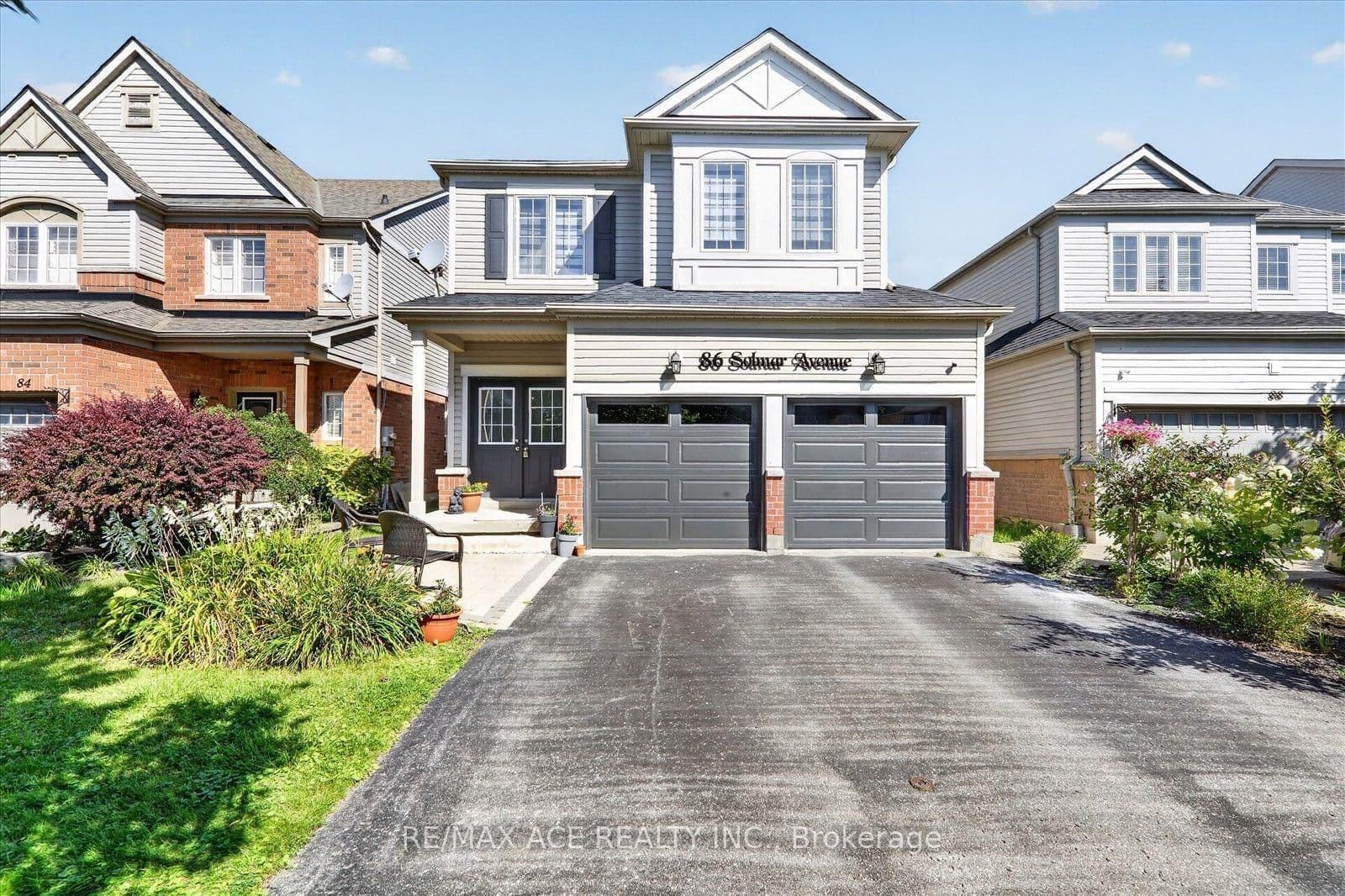 Solmar Avenue in Whitby · Taunton North — photo 2