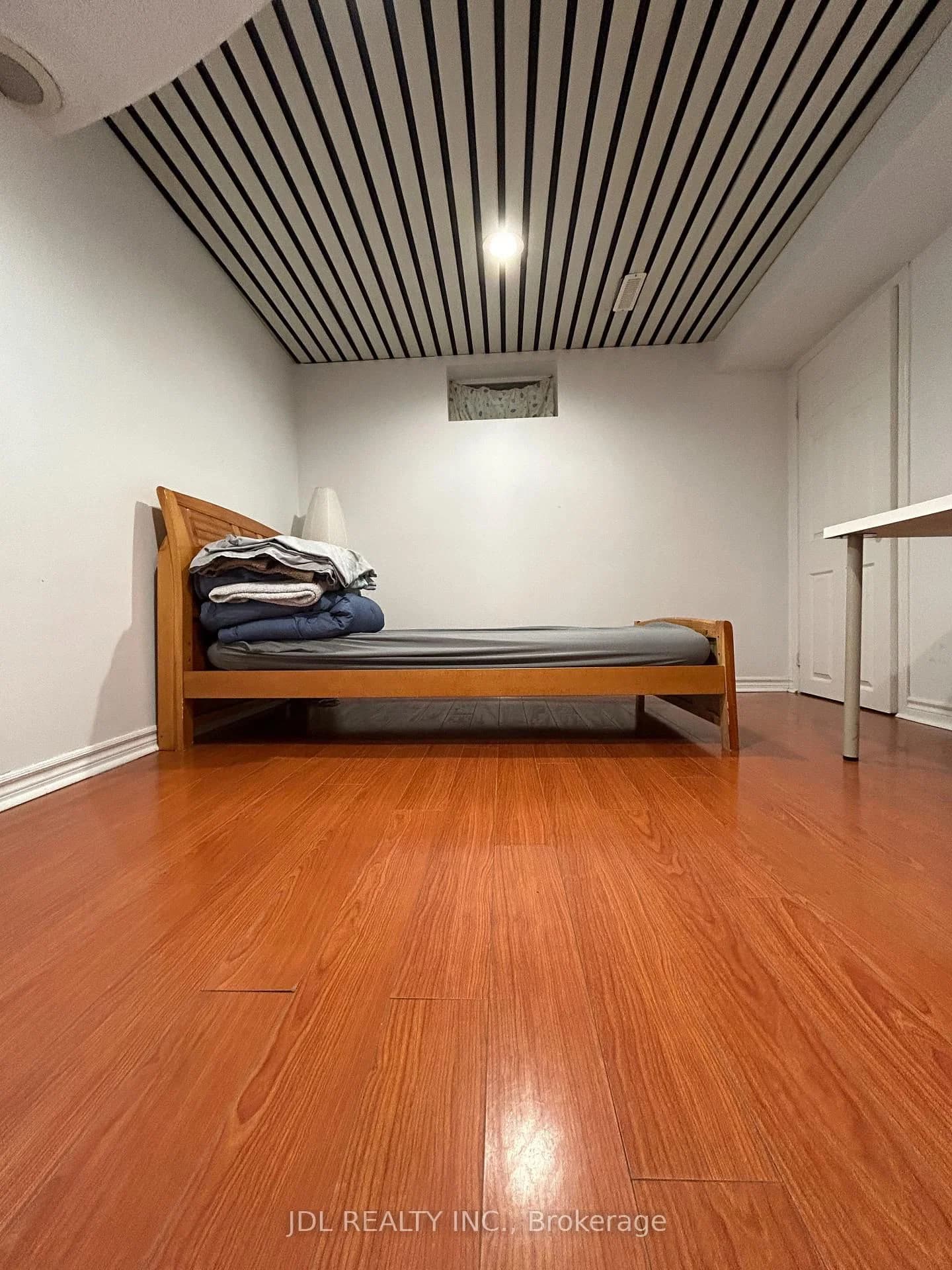 Glencoyne Cres Crescent Bedroom Basement in Toronto · Steeles — photo 2