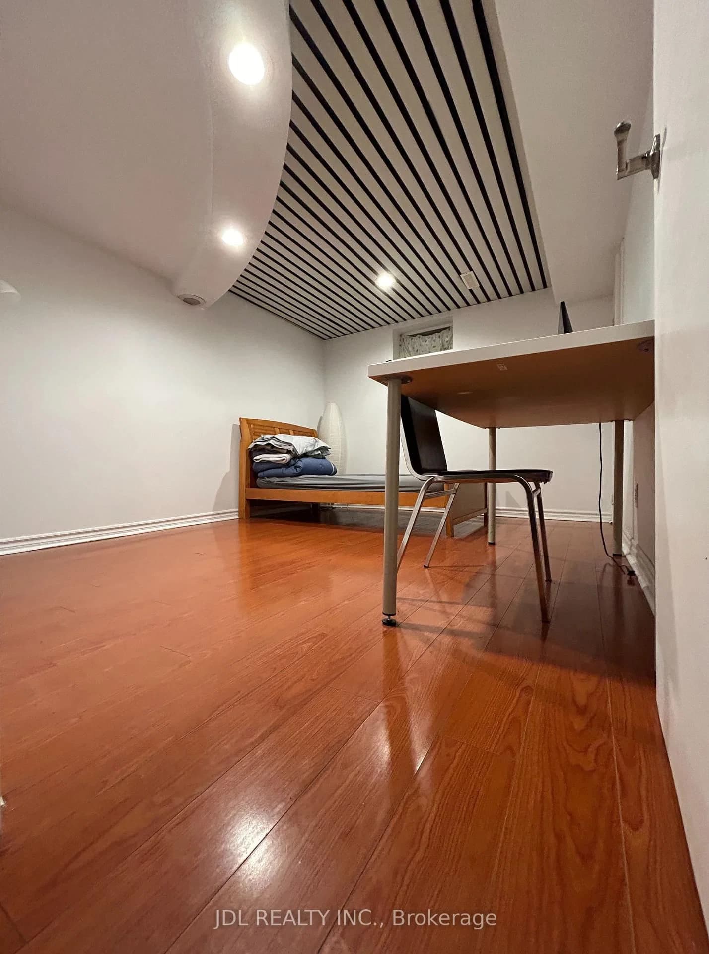 Glencoyne Cres Crescent Bedroom Basement in Toronto · Steeles — photo 3