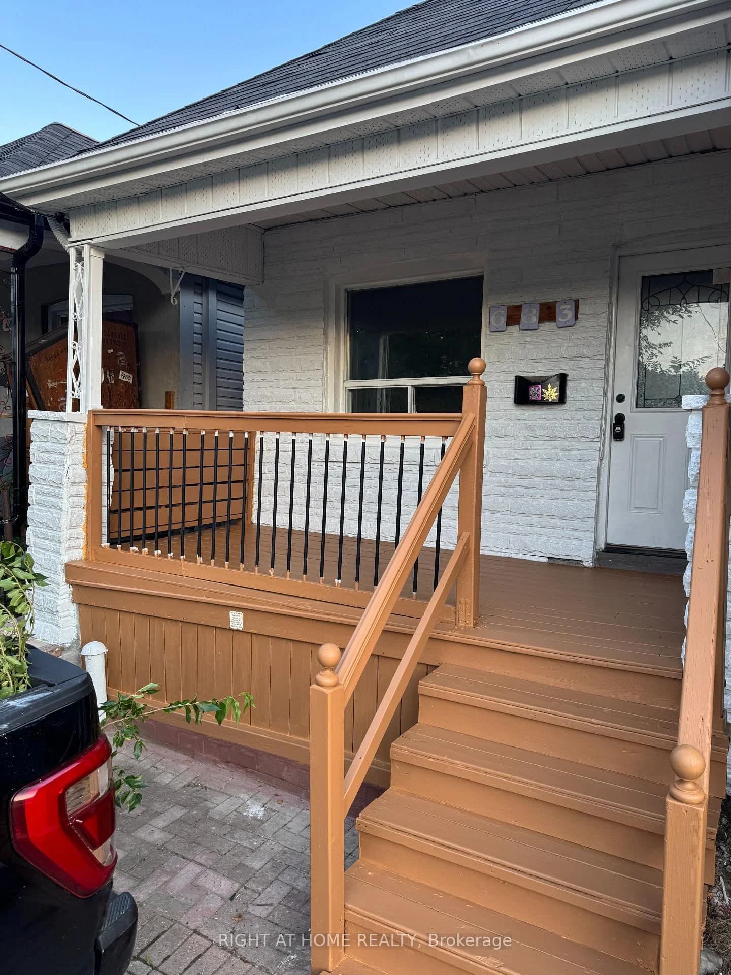 Photo of Mortimer Avenue in Toronto · Danforth Village-East York