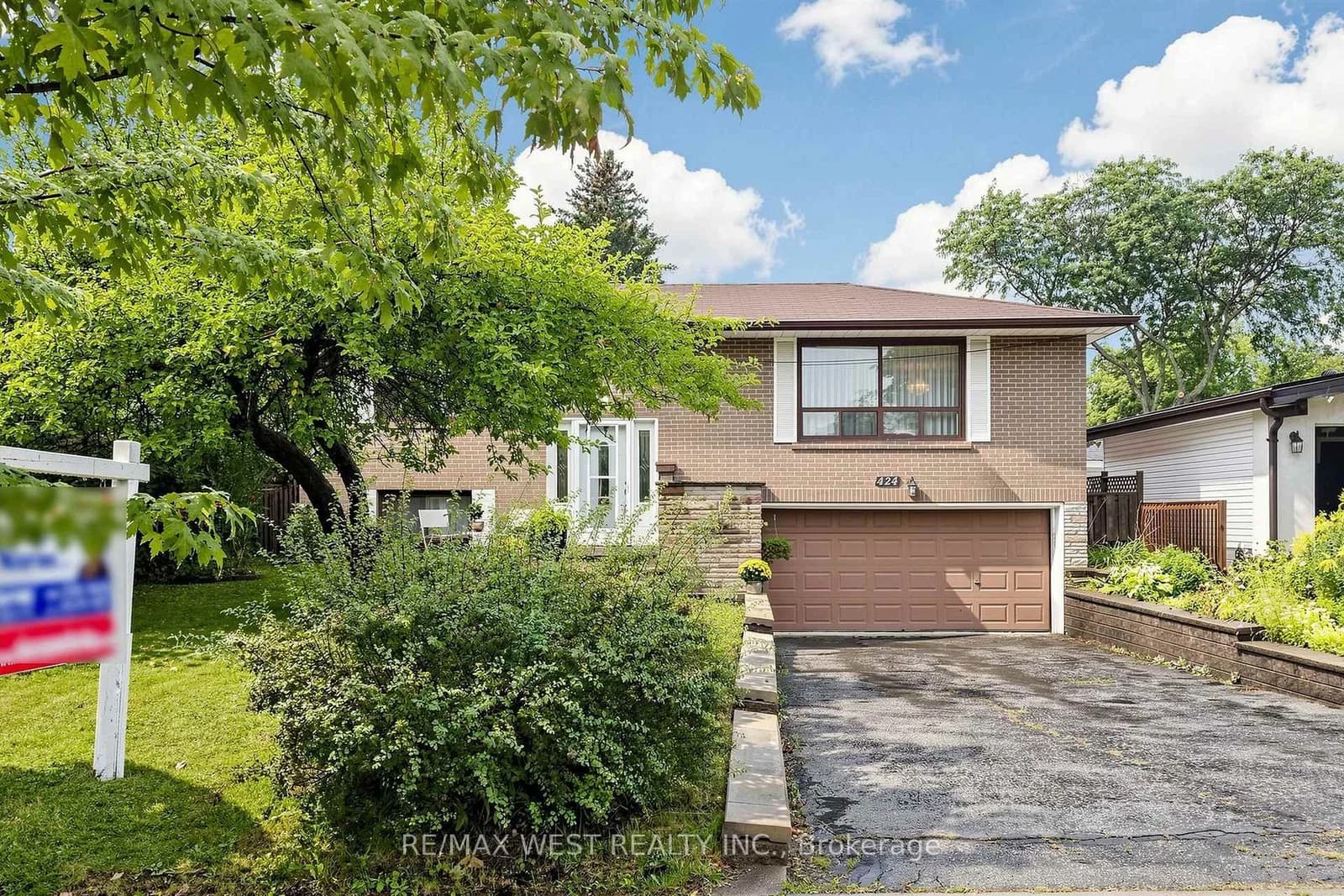 Brimorton Drive in Toronto · Woburn — photo 2