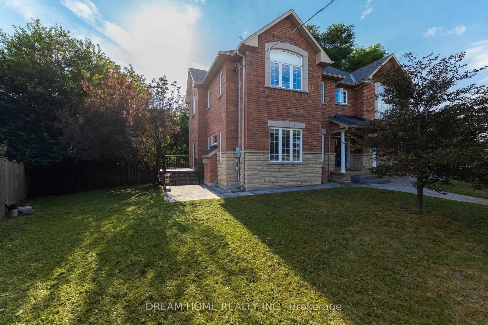 Ellesmere Road in Toronto · Highland Creek — photo 3