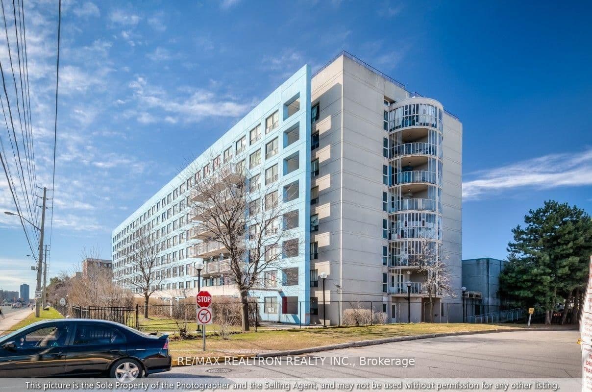 Photo of Kimbercroft Court in Toronto · Agincourt South-Malvern West