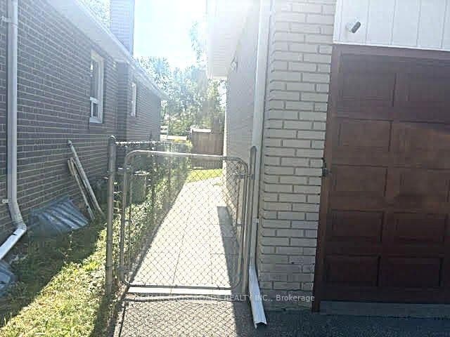 Romulus Drive in Toronto · Bendale — photo 2
