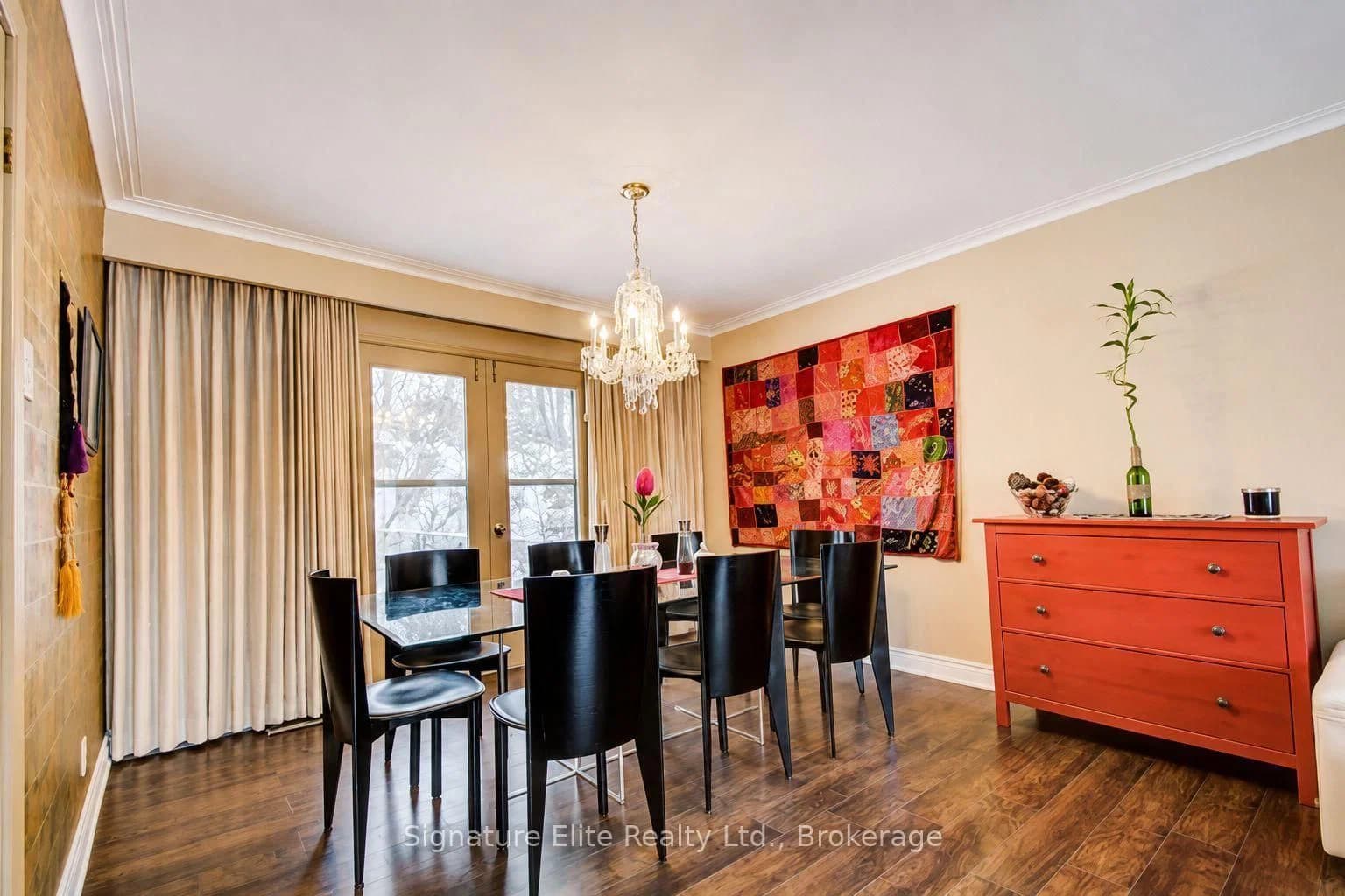 Burnview Crescent in Toronto · Woburn — photo 2