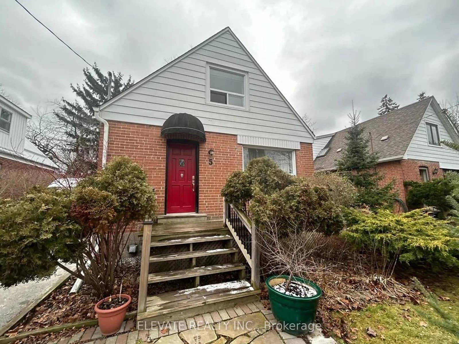 Photo of Hollydene Road in Toronto · Clairlea-Birchmount