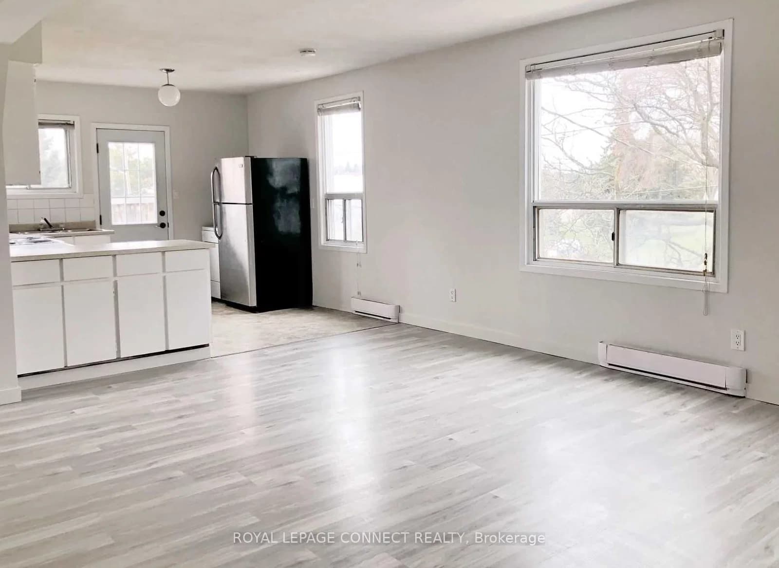 Kingston Road, #-----2nd Floor in Toronto · Birchcliffe-Cliffside — photo 2