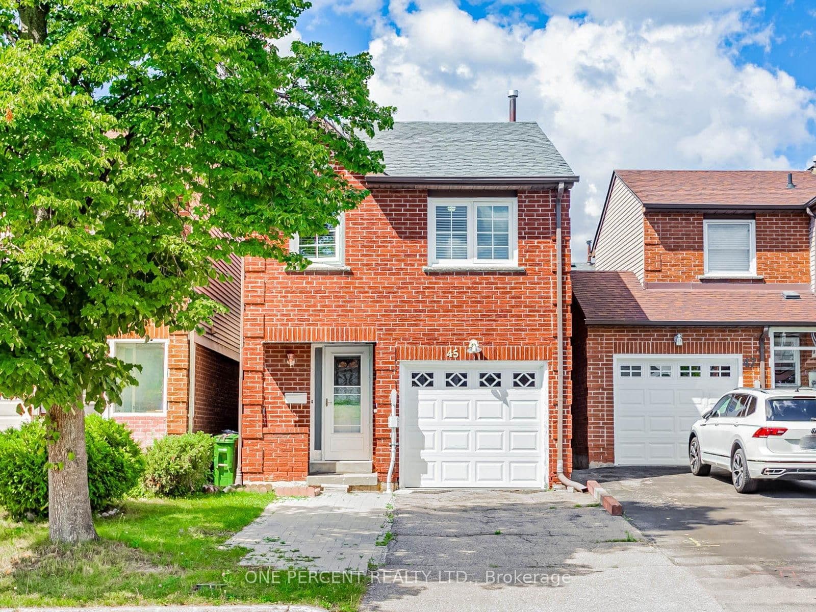 West Burton Court in Toronto · Agincourt South-Malvern West — photo 2