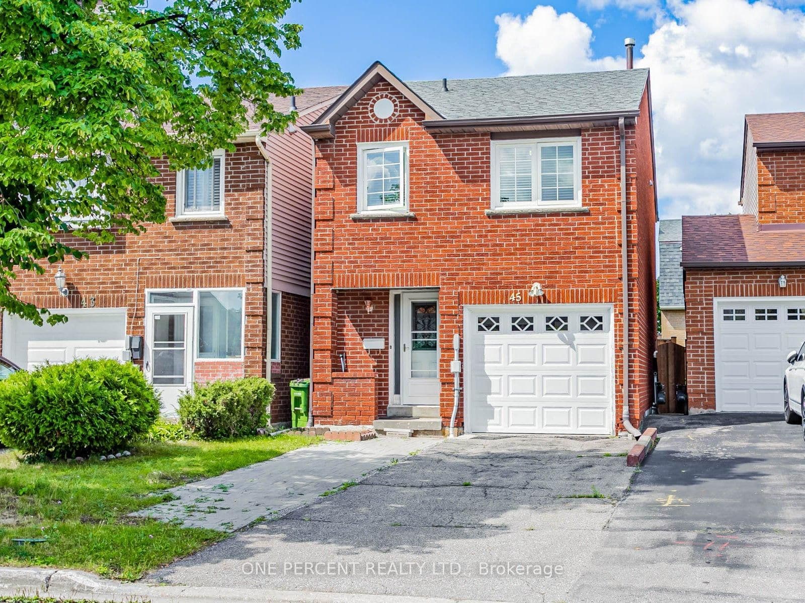 West Burton Court in Toronto · Agincourt South-Malvern West — photo 3