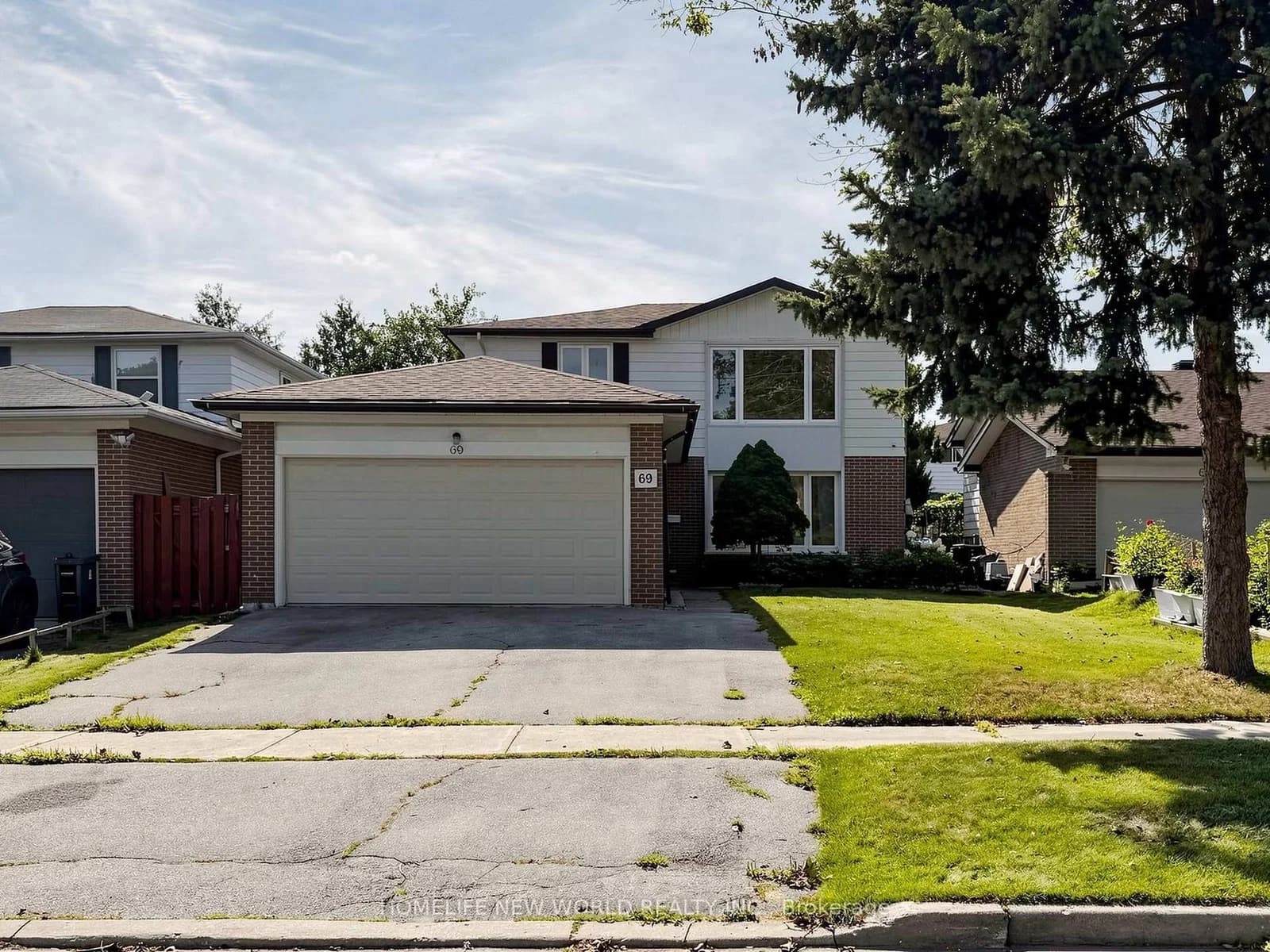 Photo of Brigadoon Crescent in Toronto · L'Amoreaux