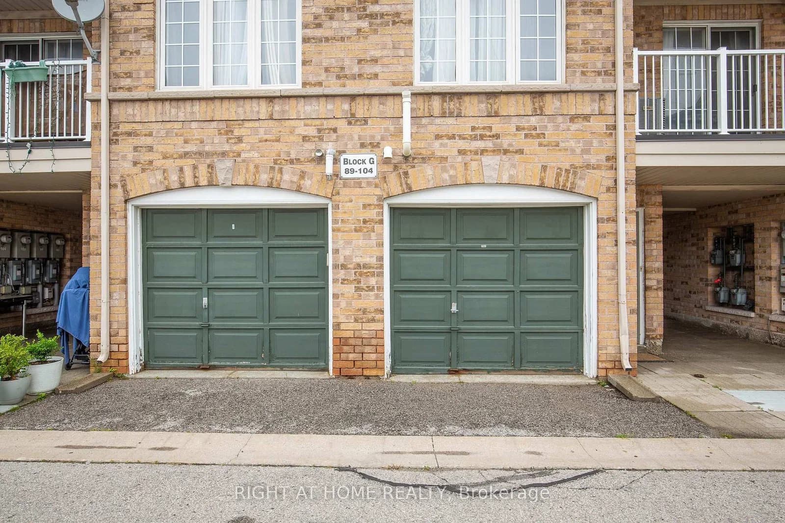 Mclevin Avenue in Toronto · Malvern — photo 3