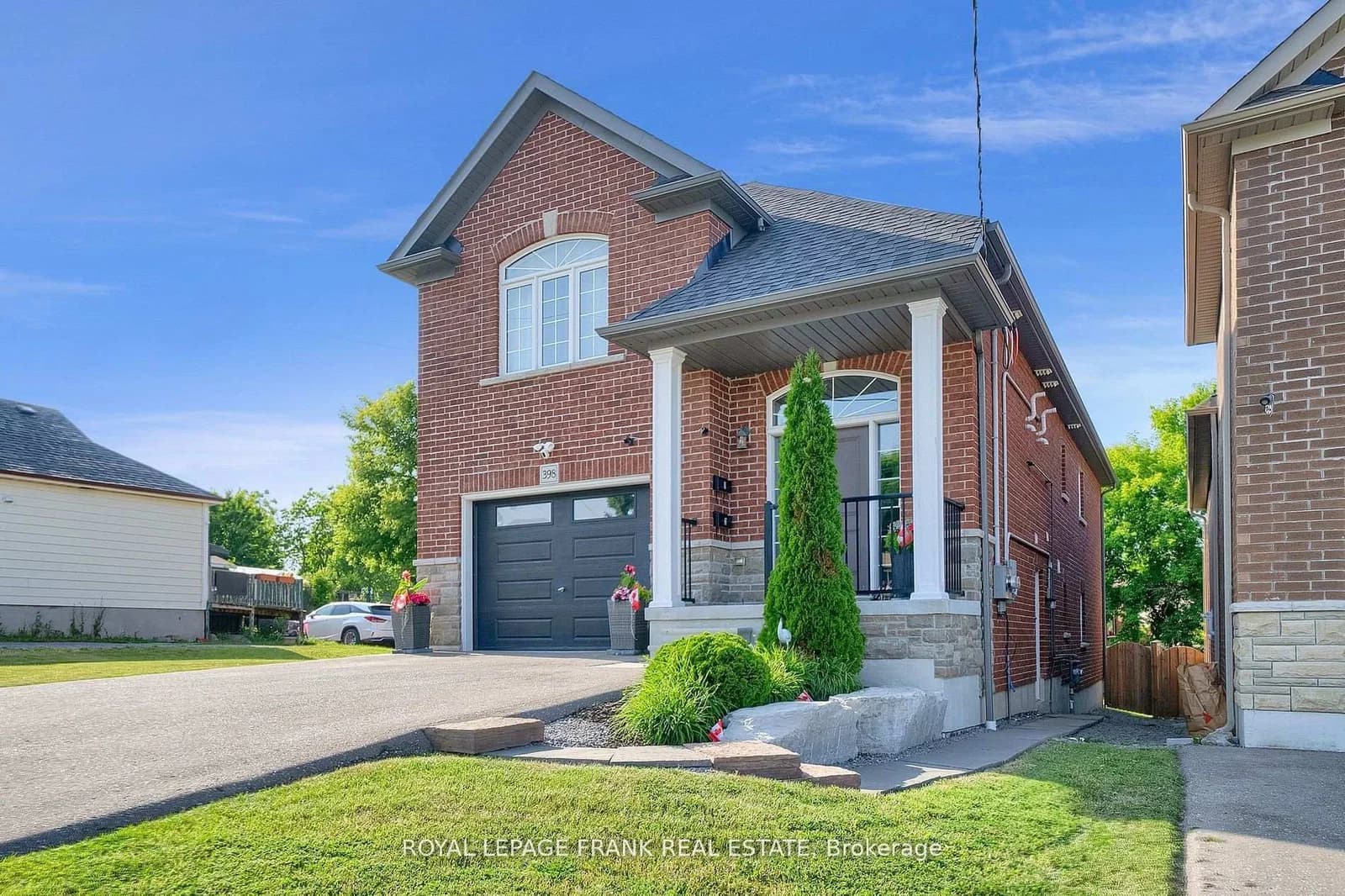 Olive Avenue in Oshawa · Central — photo 3