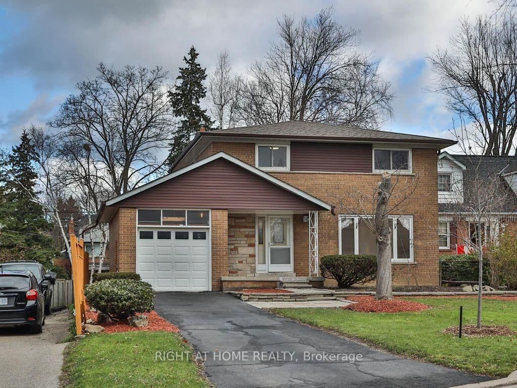 Allister Avenue in Toronto · Cliffcrest — photo 2