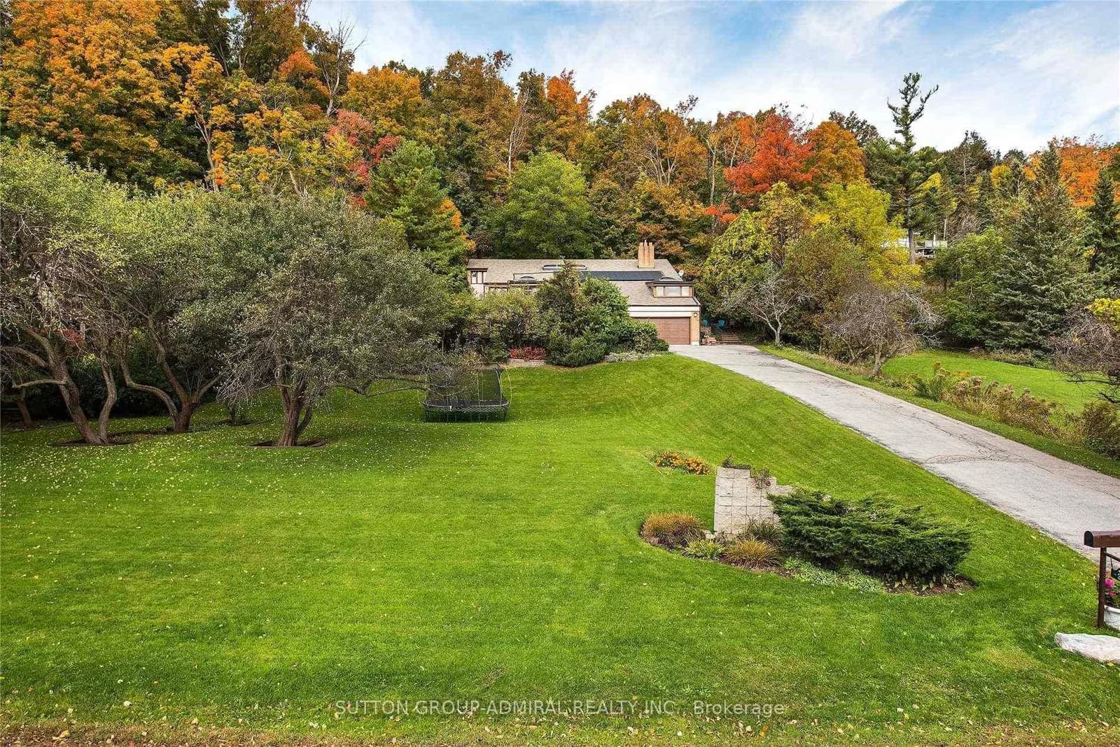 Photo of Meadowcliffe Drive in Toronto · Cliffcrest