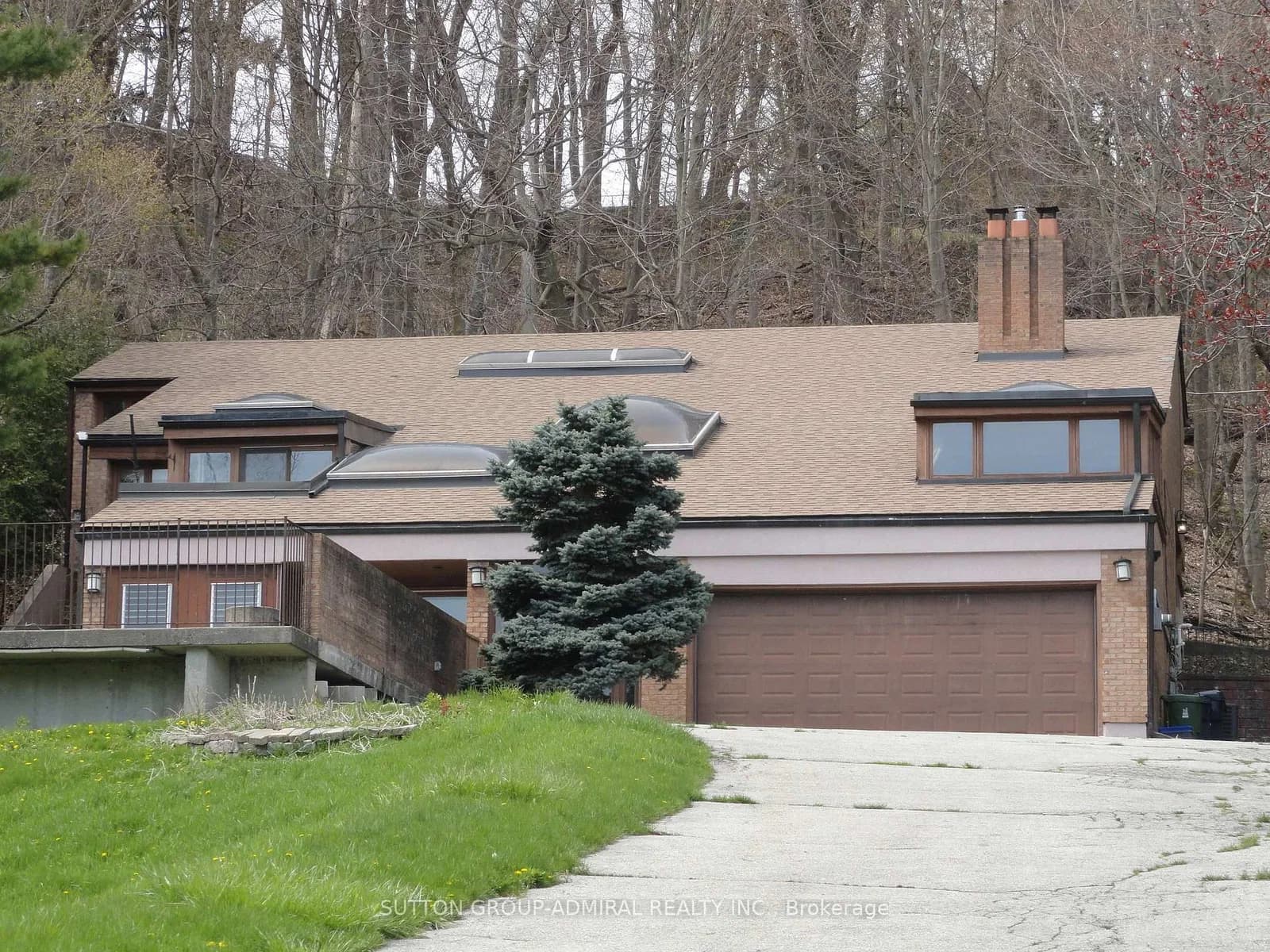Meadowcliffe Drive in Toronto · Cliffcrest — photo 2