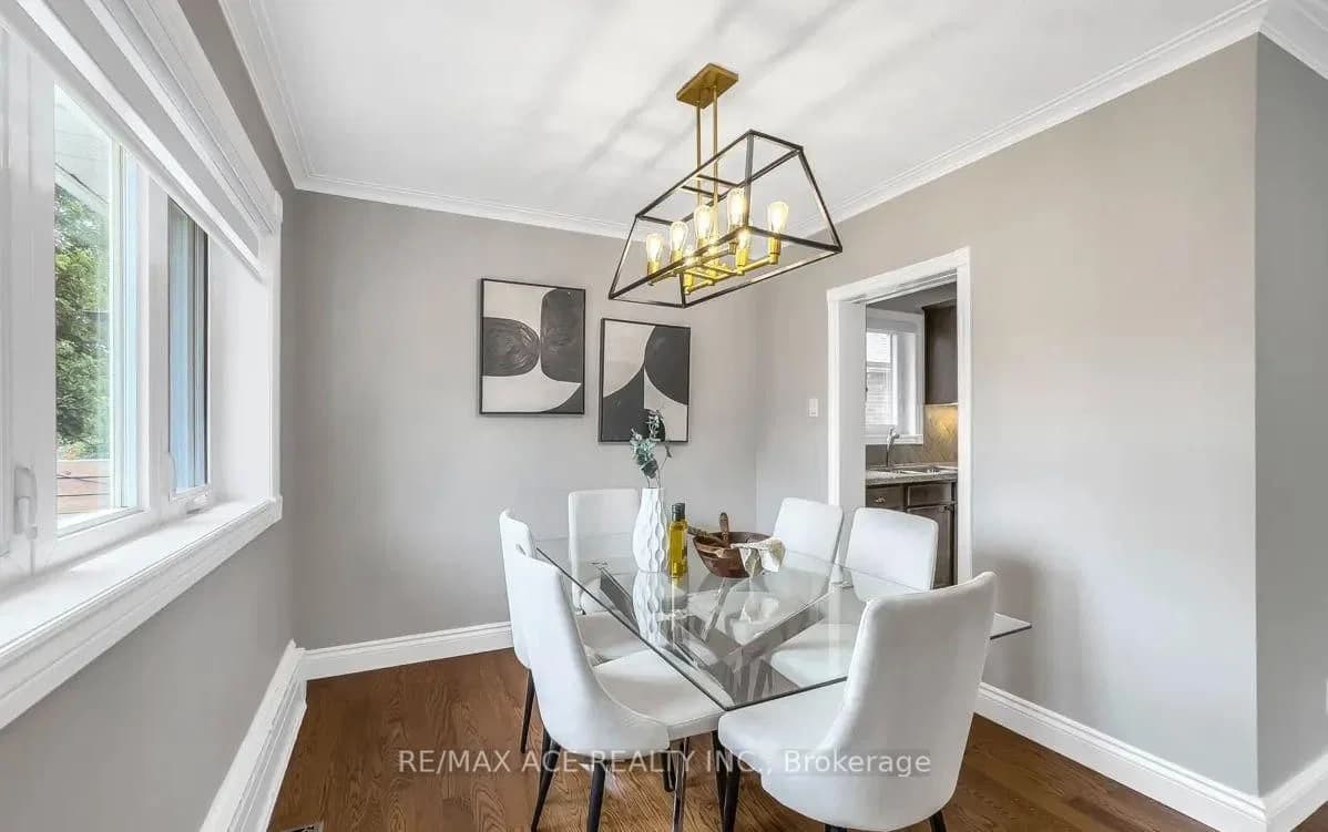 Ivorwood Crescent in Toronto · Wexford-Maryvale — photo 3