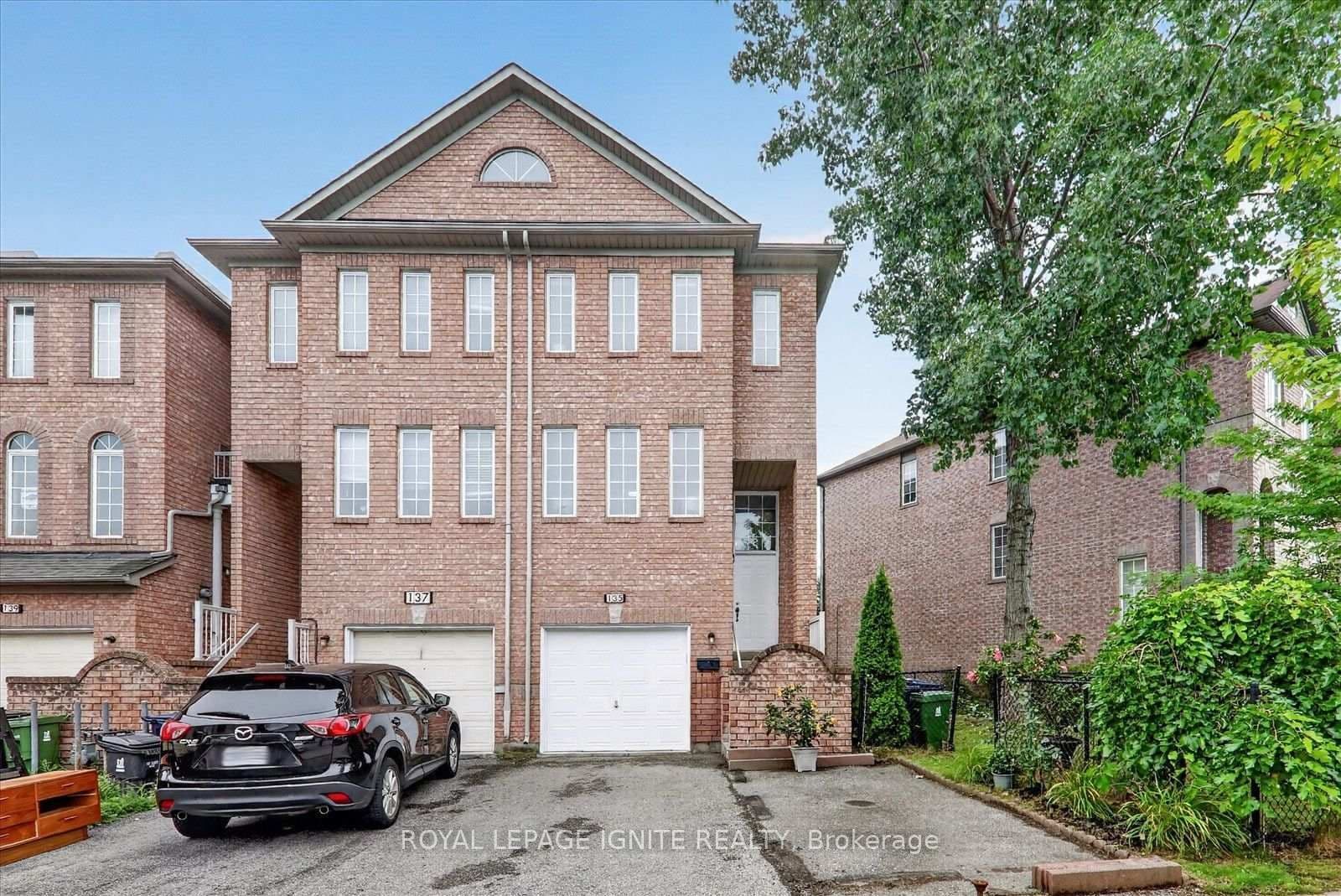 Photo of Conn Smythe Drive in Toronto · Scarborough Village