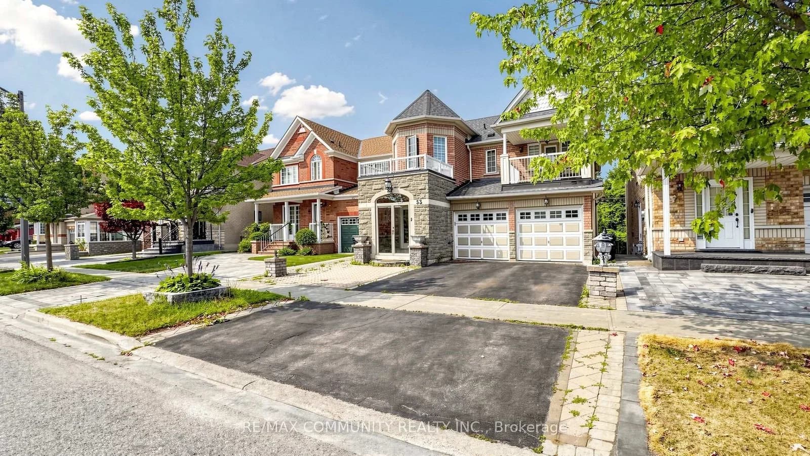 Quietbrook Crescent in Toronto · Rouge E11 — photo 2