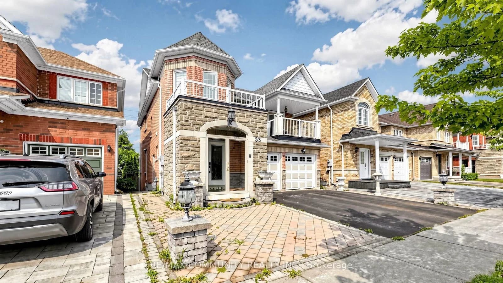 Quietbrook Crescent in Toronto · Rouge E11 — photo 3