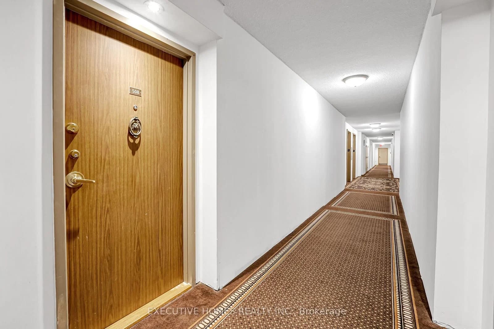 Bridletowne Circle in Toronto · L'Amoreaux — photo 3