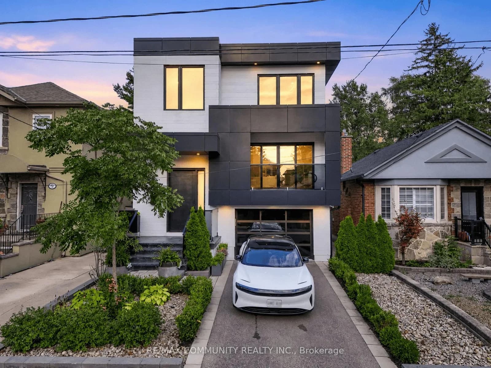 Photo of Derwyn Road in Toronto · East York