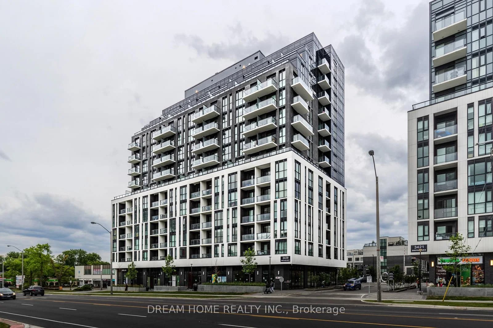 Photo of Sheppard Avenue in Toronto · Tam O'Shanter-Sullivan
