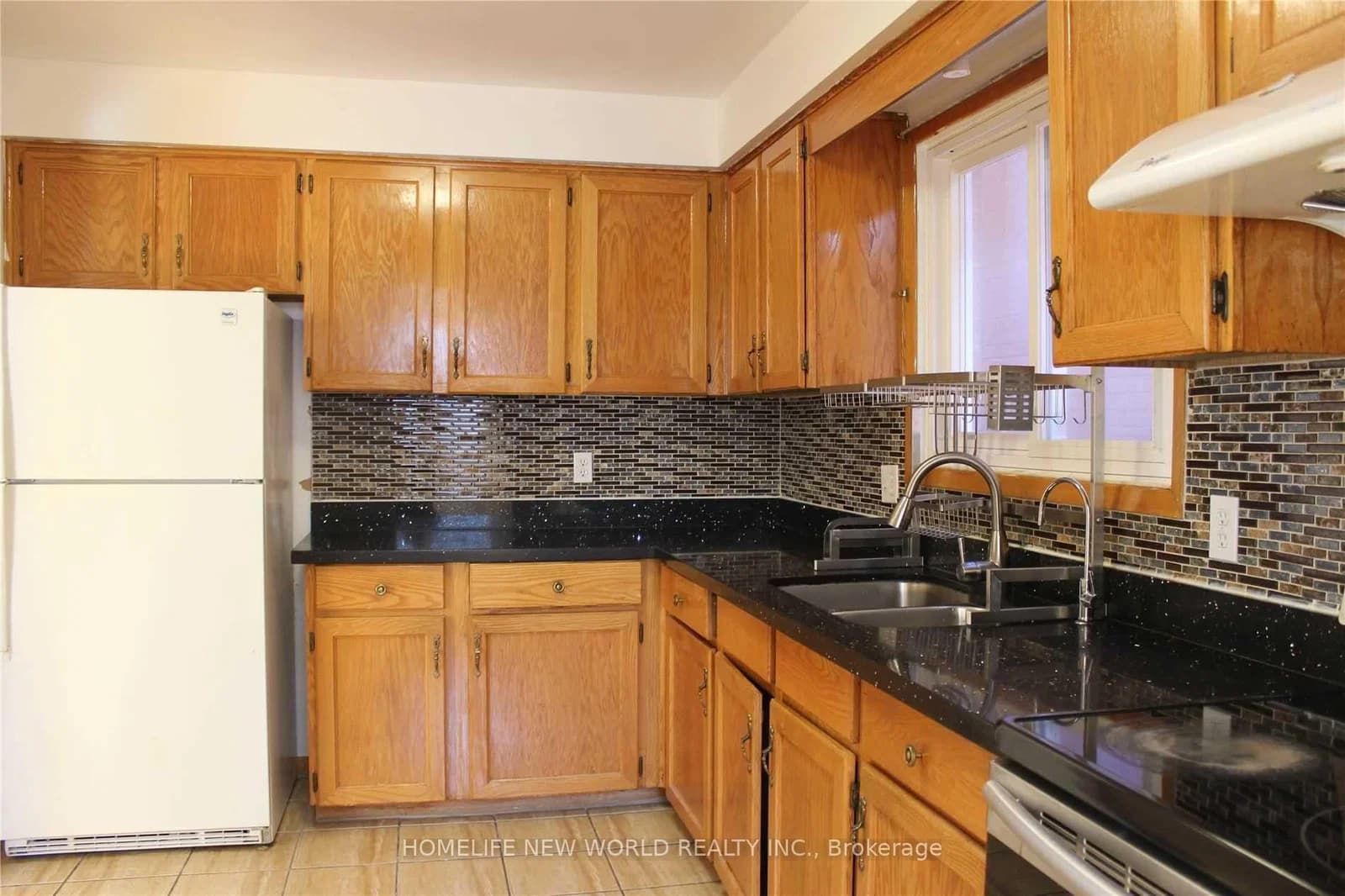 Rainthorpe Crescent in Toronto · L'Amoreaux — photo 2