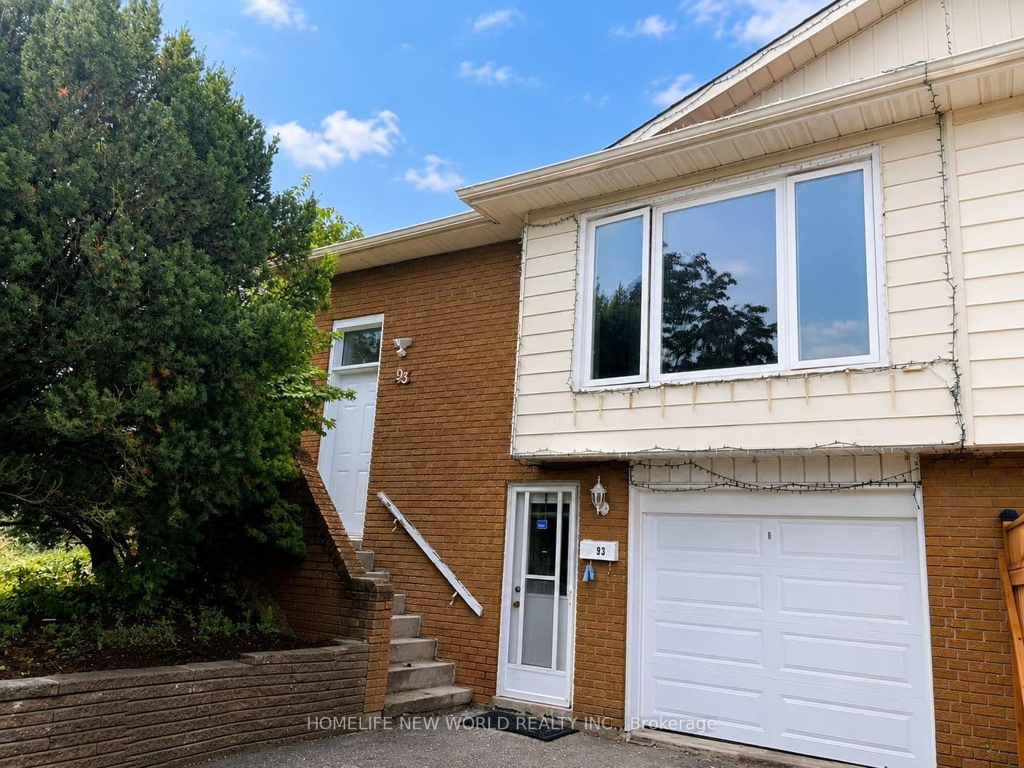 Crayford Drive in Toronto · Steeles — photo 2