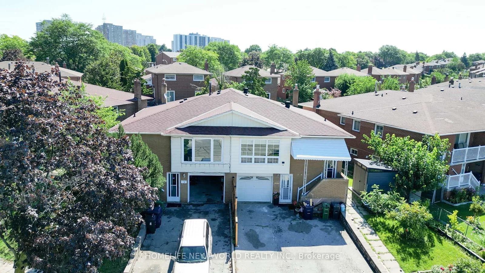 Crayford Drive in Toronto · Steeles — photo 3