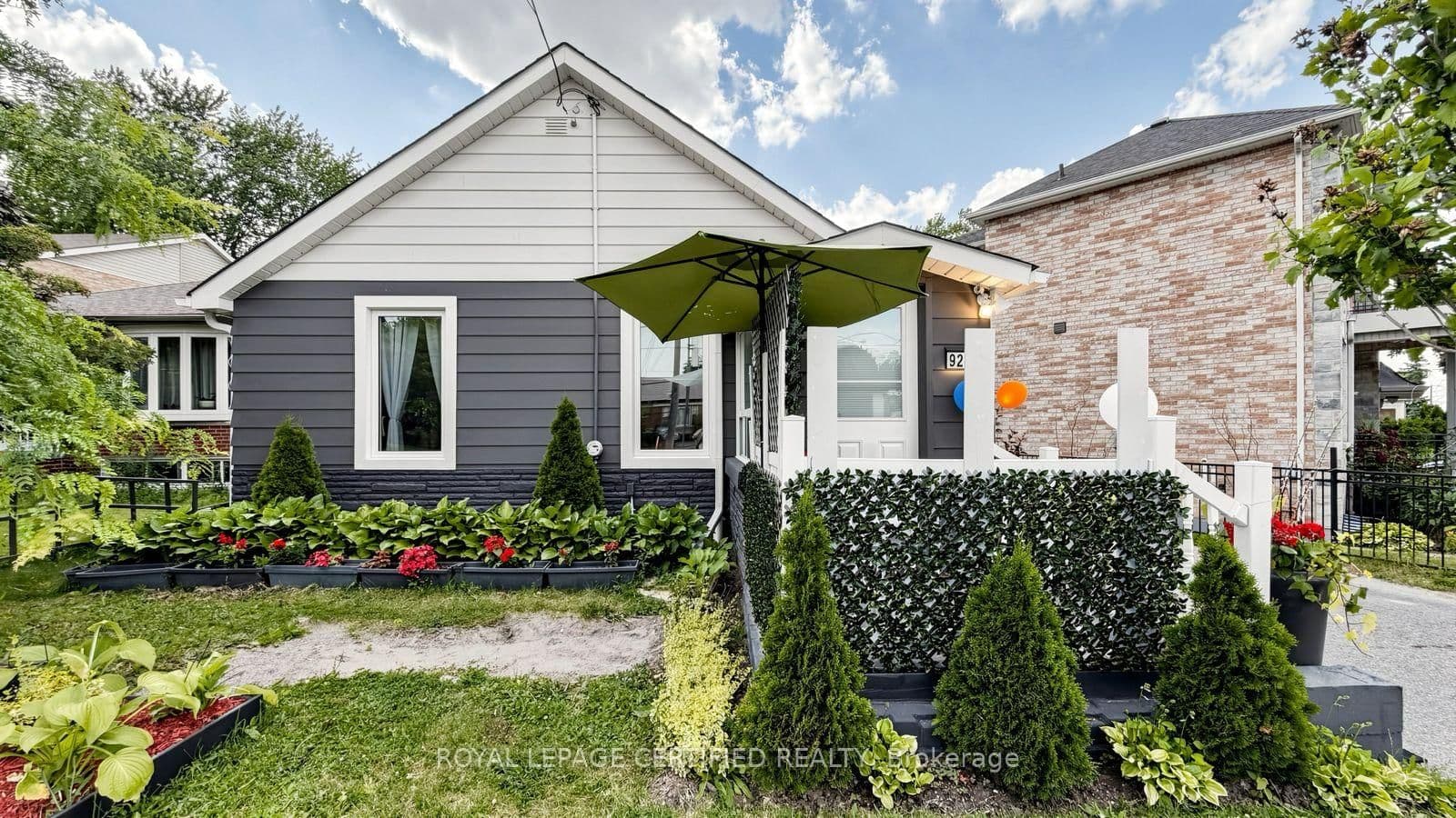 Photo of 922A Danforth Road in Toronto · Kennedy Park